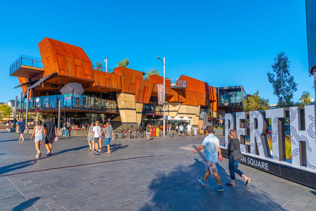ID <a href="https://www.dreamstime.com/perth-australia-january-people-strolling-yagan-square-image204599889">204599889</a> @ <a href="https://www.dreamstime.com/dudlajzov_info">Dudlajzov</a> | <a href="https://www.dreamstime.com/stock-photos">Dreamstime.com</a>